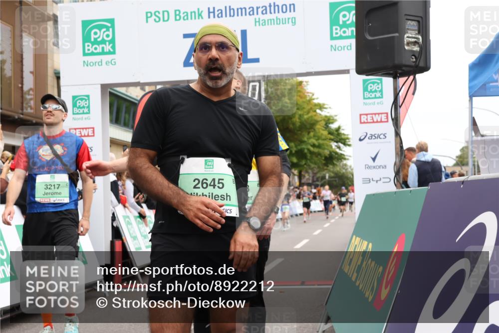 21.09.2025 - PSD Bank Halbmarathon Strokosch-Dieckow http://msf.ph/oto/8922212 21.09.2025 11:59:44 Ziel 1042, 1367, 1609, 1700, 2241, 2517, 2558, 2574, 2581, 2595, 2645, 3217 meine-sportfotos.de