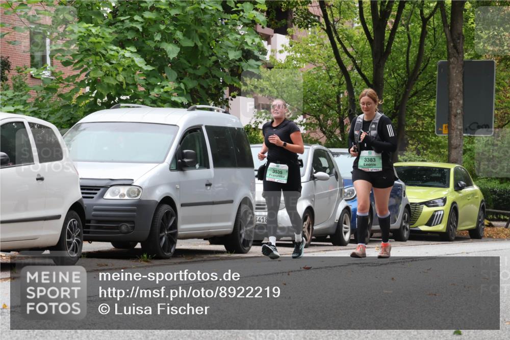 21.09.2025 - PSD Bank Halbmarathon Luisa Fischer http://msf.ph/oto/8922219 21.09.2025 12:08:20 Laufen 3418, 3535, 3383 meine-sportfotos.de