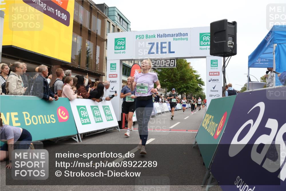 21.09.2025 - PSD Bank Halbmarathon Strokosch-Dieckow http://msf.ph/oto/8922289 21.09.2025 11:59:51 Ziel 1042, 1075, 1367, 1700, 2549, 2595, 3152, 3990, 4049 meine-sportfotos.de