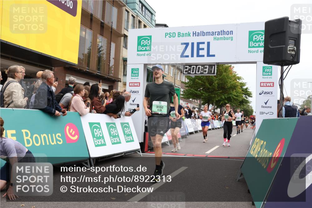 21.09.2025 - PSD Bank Halbmarathon Strokosch-Dieckow http://msf.ph/oto/8922313 21.09.2025 11:59:54 Ziel 1075, 2530, 2549, 2595, 2918, 3152, 3990, 4049 meine-sportfotos.de
