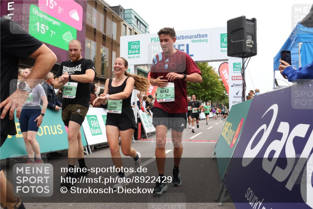 21.09.2025 - PSD Bank Halbmarathon Strokosch-Dieckow http://msf.ph/oto/8922429 21.09.2025 12:00:05 Ziel 1481, 1741, 1948, 2530, 2721, 2782, 2929, 3048, 3094, 4034, 4042 meine-sportfotos.de