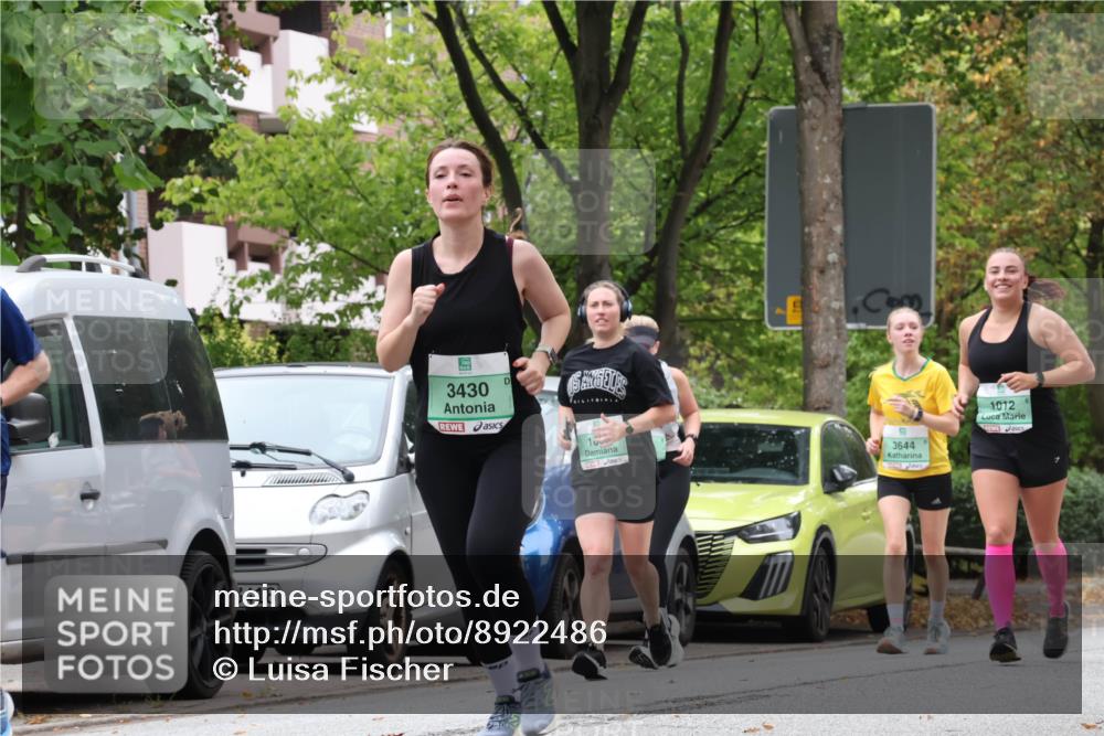 21.09.2025 - PSD Bank Halbmarathon Luisa Fischer http://msf.ph/oto/8922486 21.09.2025 12:09:37 Laufen 3418, 3430, 100, 3644, 1012 meine-sportfotos.de
