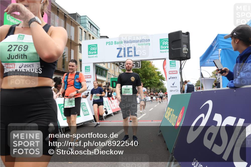 21.09.2025 - PSD Bank Halbmarathon Strokosch-Dieckow http://msf.ph/oto/8922540 21.09.2025 12:00:20 Ziel 1104, 1162, 1912, 1934, 2255, 2314, 2529, 2538, 2640, 2769, 2801, 3738 meine-sportfotos.de