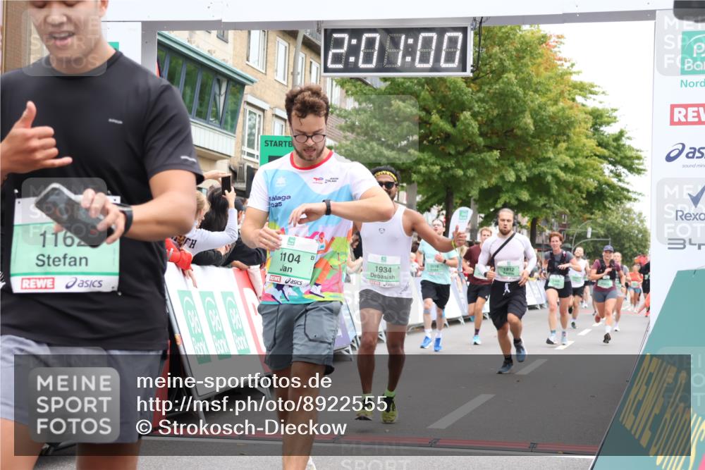 21.09.2025 - PSD Bank Halbmarathon Strokosch-Dieckow http://msf.ph/oto/8922555 21.09.2025 12:00:23 Ziel 1104, 1162, 1912, 1934, 2255, 2314, 2329, 2466, 2467, 2519, 2529, 2538 meine-sportfotos.de