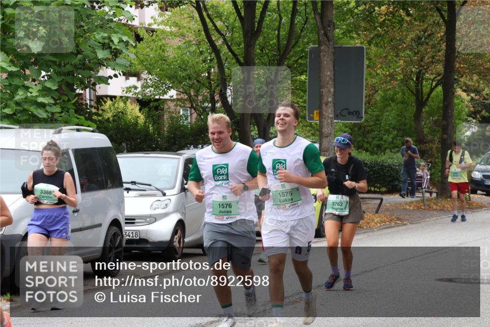 21.09.2025 - PSD Bank Halbmarathon Luisa Fischer http://msf.ph/oto/8922598 21.09.2025 12:10:16 Laufen 3368, 3418, 1576, 1575, 3762 meine-sportfotos.de