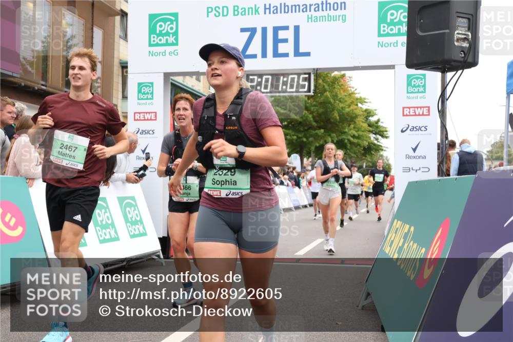 21.09.2025 - PSD Bank Halbmarathon Strokosch-Dieckow http://msf.ph/oto/8922605 21.09.2025 12:00:28 Ziel 1104, 1159, 1162, 1912, 1934, 2329, 2373, 2466, 2467, 2519, 2529, 2666, 2744, 3046, 3364 meine-sportfotos.de