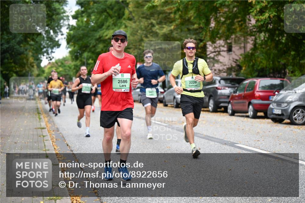 21.09.2025 - PSD Bank Halbmarathon Dr. Thomas Lammeyer http://msf.ph/oto/8922656 21.09.2025 10:42:07 Laufen 2586, 2229, 2544, 24 meine-sportfotos.de