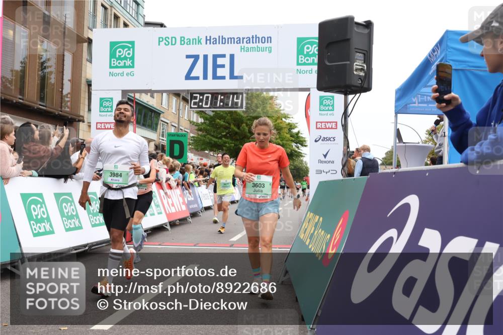 21.09.2025 - PSD Bank Halbmarathon Strokosch-Dieckow http://msf.ph/oto/8922686 21.09.2025 12:00:37 Ziel 1159, 2373, 2473, 2666, 2697, 2699, 2723, 2744, 3046, 3104, 3364, 3603, 3677, 3984 meine-sportfotos.de
