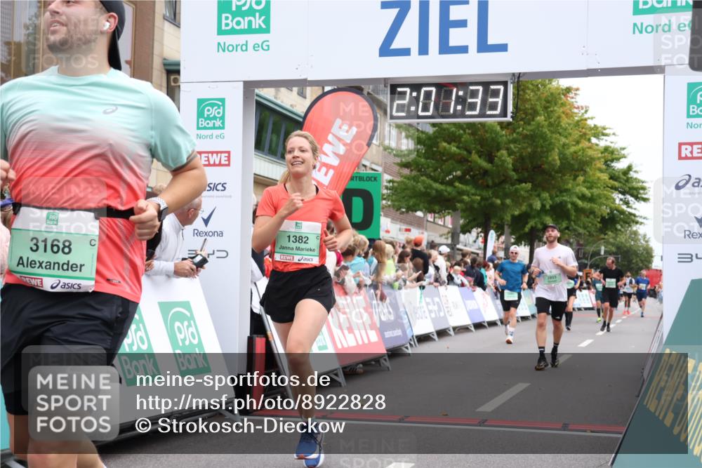 21.09.2025 - PSD Bank Halbmarathon Strokosch-Dieckow http://msf.ph/oto/8922828 21.09.2025 12:00:56 Ziel 1382, 2388, 2481, 2516, 2761, 2803, 3168, 3957 meine-sportfotos.de