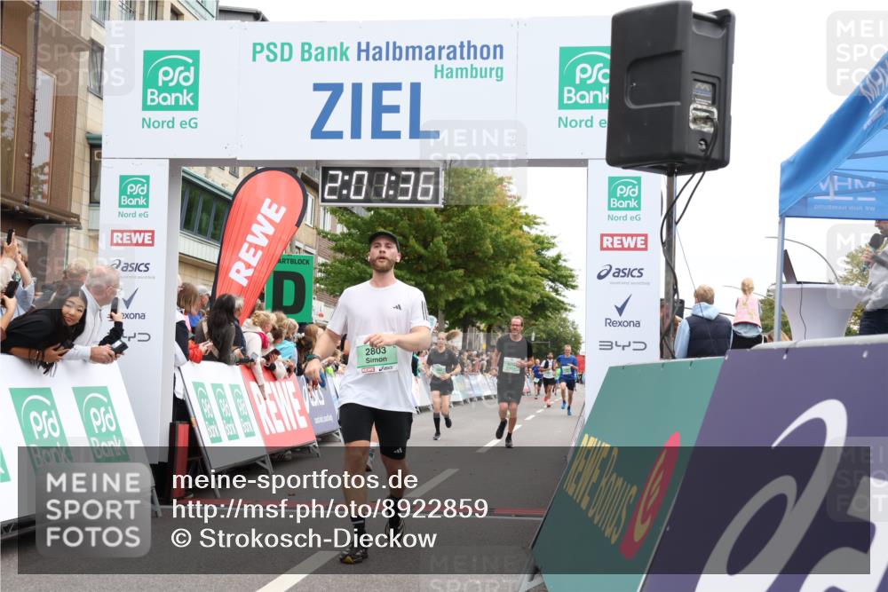 21.09.2025 - PSD Bank Halbmarathon Strokosch-Dieckow http://msf.ph/oto/8922859 21.09.2025 12:00:59 Ziel 1382, 2468, 2481, 2668, 2803, 3168, 3172 meine-sportfotos.de