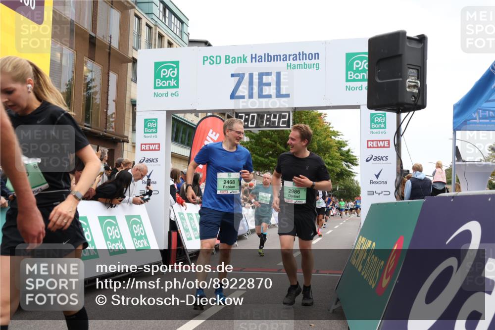21.09.2025 - PSD Bank Halbmarathon Strokosch-Dieckow http://msf.ph/oto/8922870 21.09.2025 12:01:05 Ziel 1203, 1477, 2468, 2481, 2668, 2803, 2853, 2986, 3172, 4009 meine-sportfotos.de