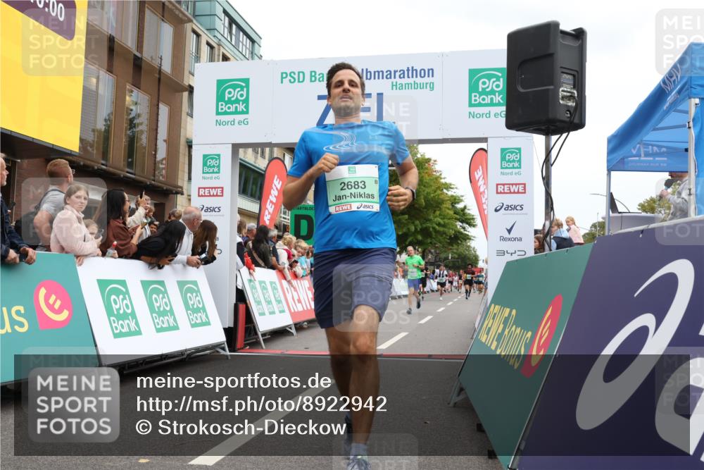 21.09.2025 - PSD Bank Halbmarathon Strokosch-Dieckow http://msf.ph/oto/8922942 21.09.2025 12:01:14 Ziel 1203, 1477, 1764, 2661, 2683, 2853, 3956, 4009 meine-sportfotos.de