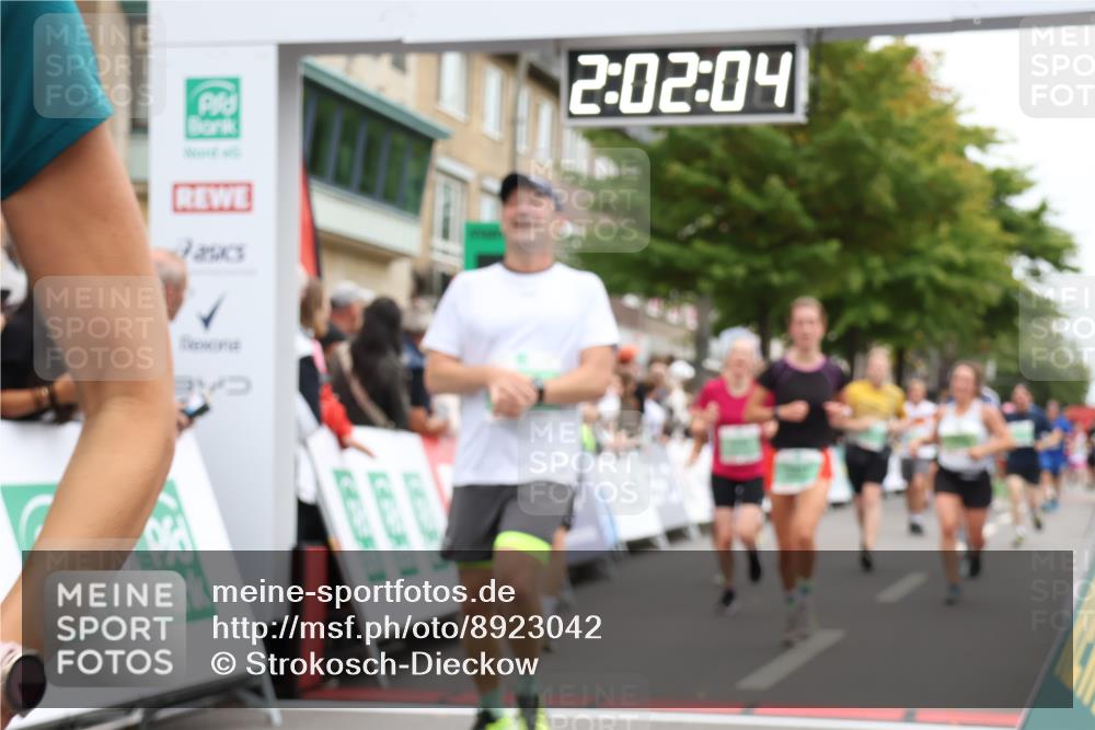 21.09.2025 - PSD Bank Halbmarathon Strokosch-Dieckow http://msf.ph/oto/8923042 21.09.2025 12:01:27 Ziel 1357, 1711, 2093, 2498, 2597, 2733, 2978, 3053, 3083, 3098, 3182, 3186, 3964 meine-sportfotos.de