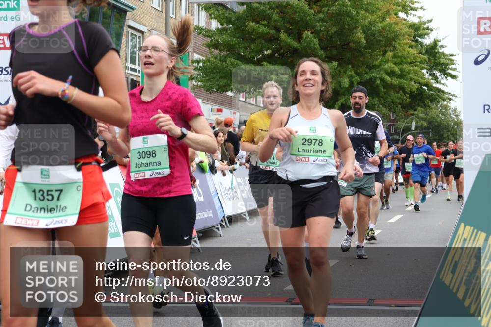 21.09.2025 - PSD Bank Halbmarathon Strokosch-Dieckow http://msf.ph/oto/8923073 21.09.2025 12:01:30 Ziel 1357, 1711, 2597, 2733, 2751, 2978, 3053, 3083, 3098, 3186, 3964, 4038 meine-sportfotos.de