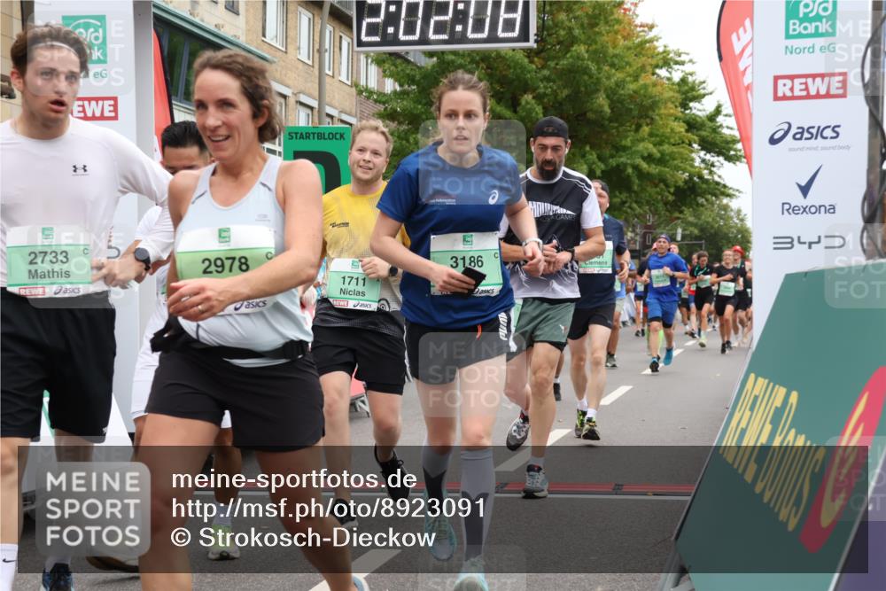 21.09.2025 - PSD Bank Halbmarathon Strokosch-Dieckow http://msf.ph/oto/8923091 21.09.2025 12:01:31 Ziel 1357, 1711, 2597, 2733, 2751, 2978, 3011, 3053, 3083, 3098, 3186, 3964, 4038 meine-sportfotos.de