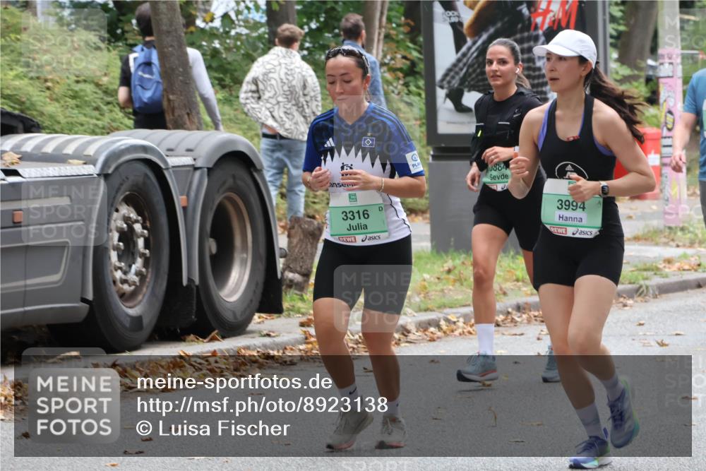 21.09.2025 - PSD Bank Halbmarathon Luisa Fischer http://msf.ph/oto/8923138 21.09.2025 12:22:24 Laufen 3316, 884, 3994 meine-sportfotos.de