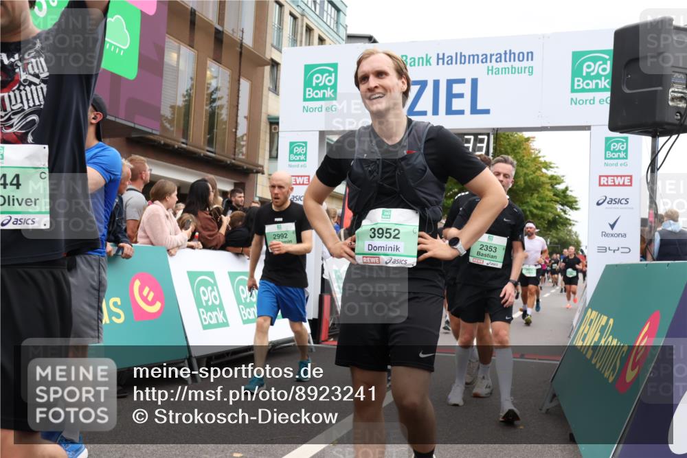 21.09.2025 - PSD Bank Halbmarathon Strokosch-Dieckow http://msf.ph/oto/8923241 21.09.2025 12:01:56 Ziel 1249, 1377, 2284, 2346, 2353, 2384, 2418, 2474, 2514, 2563, 2710, 2720, 2924, 2938, 2944, 2992, 3067, 3081, 3952 meine-sportfotos.de