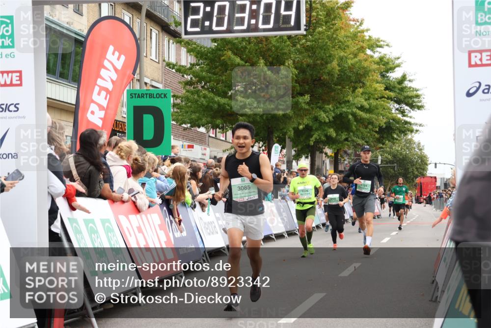 21.09.2025 - PSD Bank Halbmarathon Strokosch-Dieckow http://msf.ph/oto/8923342 21.09.2025 12:02:28 Ziel 1026, 1121, 3085, 3105 meine-sportfotos.de