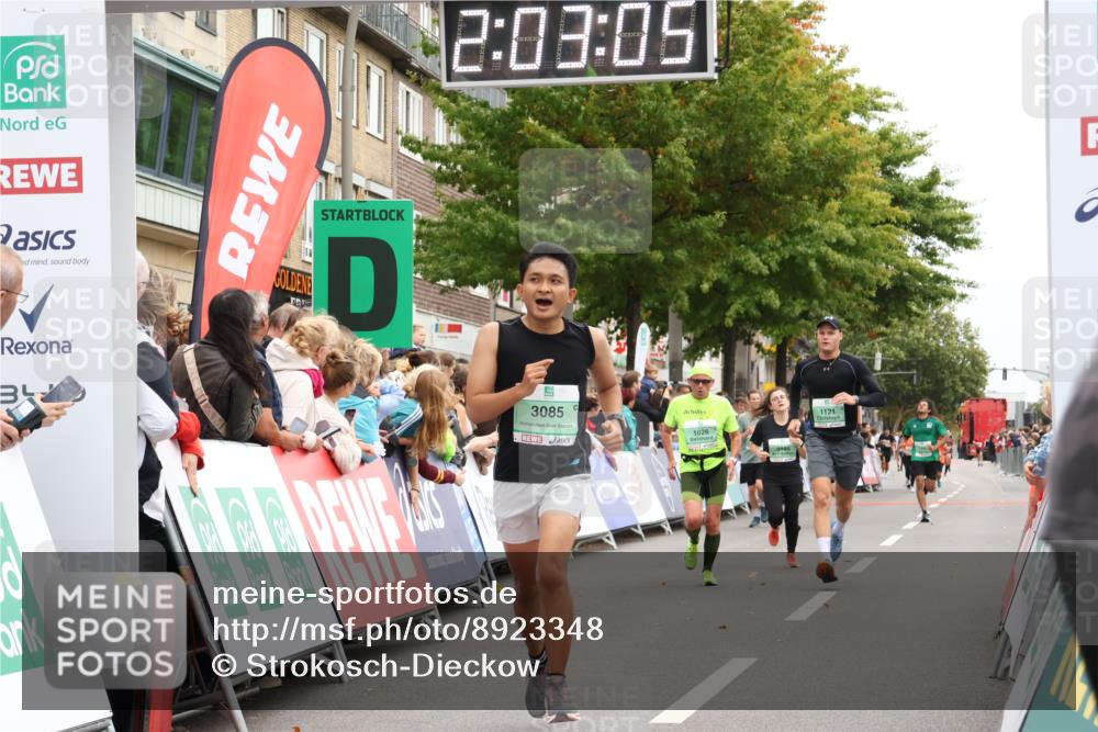 21.09.2025 - PSD Bank Halbmarathon Strokosch-Dieckow http://msf.ph/oto/8923348 21.09.2025 12:02:28 Ziel 1026, 1121, 3085, 3105 meine-sportfotos.de