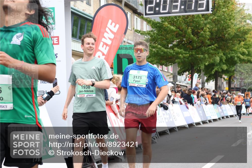 21.09.2025 - PSD Bank Halbmarathon Strokosch-Dieckow http://msf.ph/oto/8923421 21.09.2025 12:02:36 Ziel 1026, 1121, 1466, 1938, 3085, 3105, 3175 meine-sportfotos.de