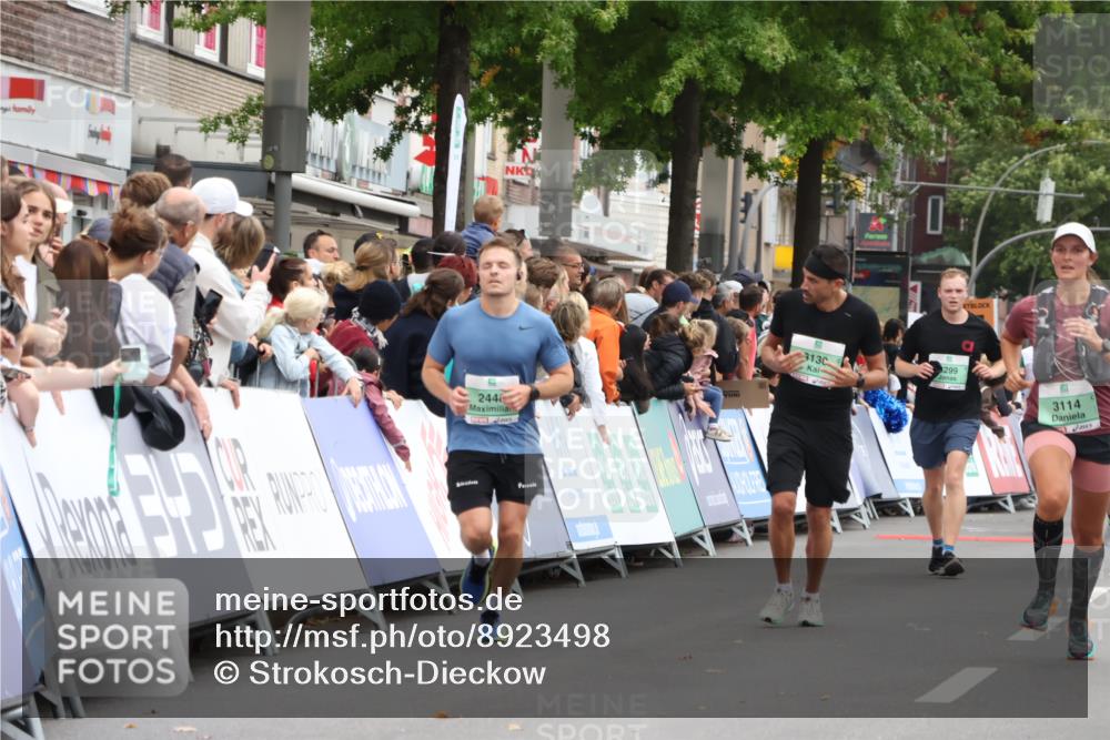 21.09.2025 - PSD Bank Halbmarathon Strokosch-Dieckow http://msf.ph/oto/8923498 21.09.2025 12:02:49 Ziel 3087, 3114 meine-sportfotos.de