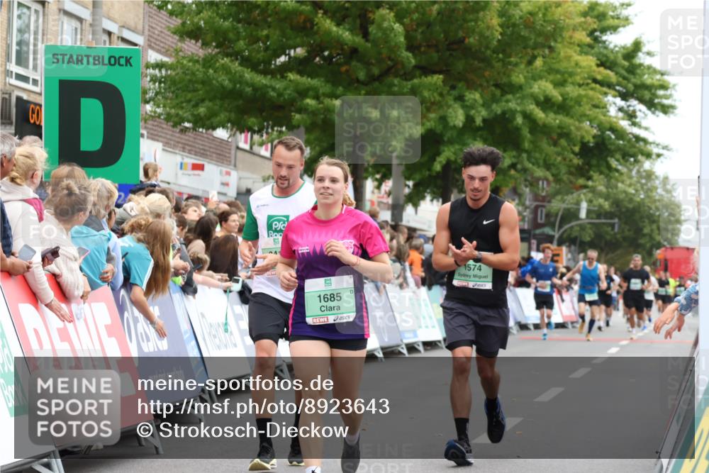21.09.2025 - PSD Bank Halbmarathon Strokosch-Dieckow http://msf.ph/oto/8923643 21.09.2025 12:03:02 Ziel 1574, 1685, 2448, 3071, 3130, 3299, 3418 meine-sportfotos.de