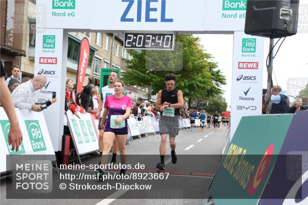 21.09.2025 - PSD Bank Halbmarathon Strokosch-Dieckow http://msf.ph/oto/8923667 21.09.2025 12:03:03 Ziel 1574, 1685, 2448, 3071, 3130, 3299, 3418 meine-sportfotos.de