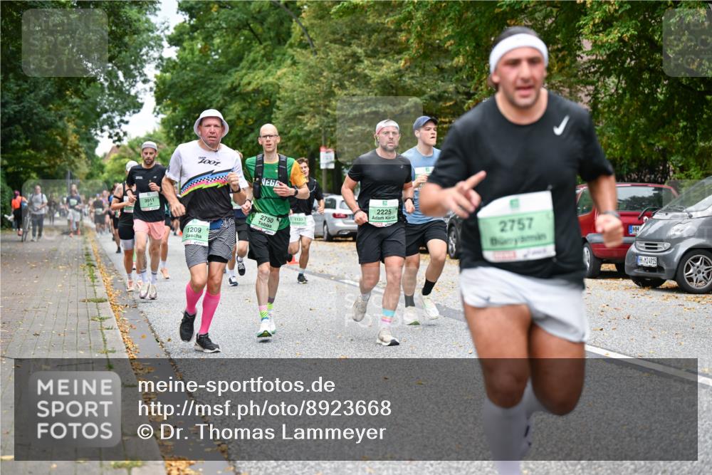 21.09.2025 - PSD Bank Halbmarathon Dr. Thomas Lammeyer http://msf.ph/oto/8923668 21.09.2025 10:43:02 Laufen 3911, 1001, 1209, 2750, 1133, 2225, 2757, 34915 meine-sportfotos.de