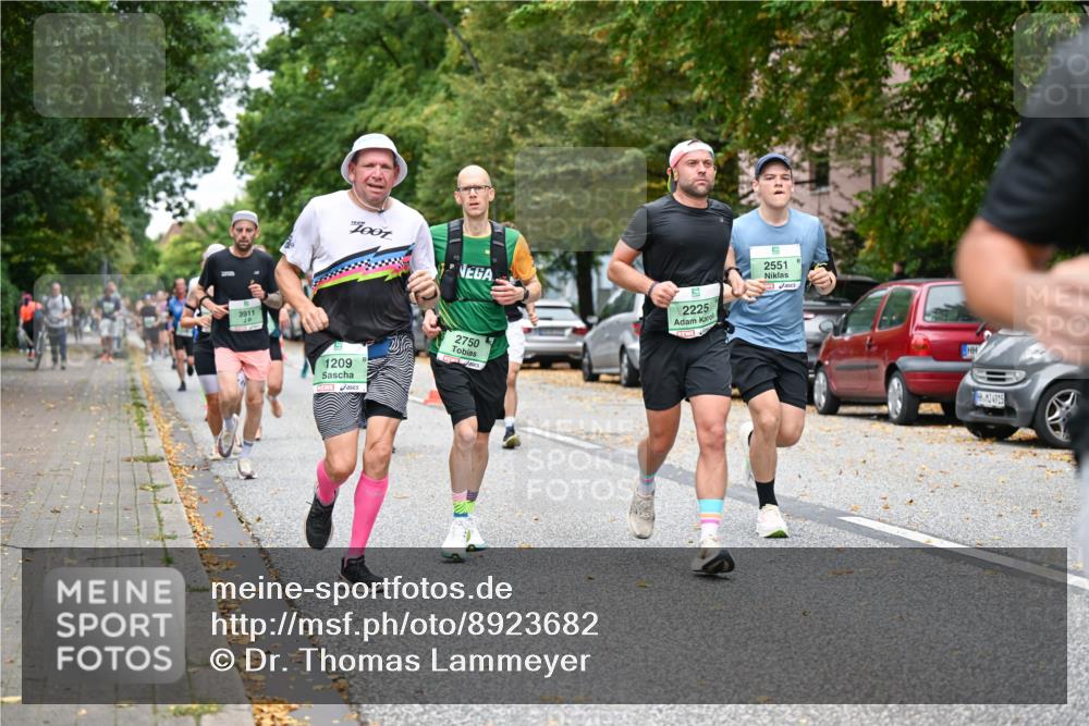21.09.2025 - PSD Bank Halbmarathon Dr. Thomas Lammeyer http://msf.ph/oto/8923682 21.09.2025 10:43:03 Laufen 3911, 1209, 2750, 2225, 2551, 4915 meine-sportfotos.de