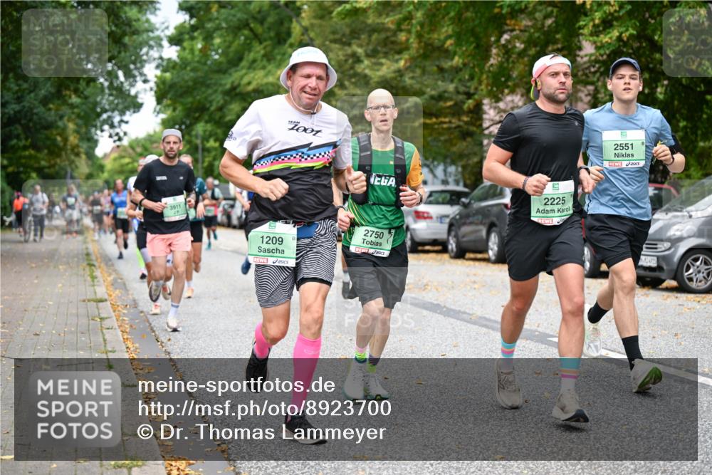 21.09.2025 - PSD Bank Halbmarathon Dr. Thomas Lammeyer http://msf.ph/oto/8923700 21.09.2025 10:43:03 Laufen 3911, 1209, 2225, 2750, 2551 meine-sportfotos.de