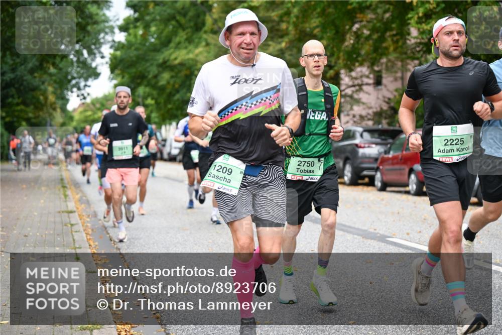 21.09.2025 - PSD Bank Halbmarathon Dr. Thomas Lammeyer http://msf.ph/oto/8923706 21.09.2025 10:43:04 Laufen 1001, 1209, 2750, 2225 meine-sportfotos.de