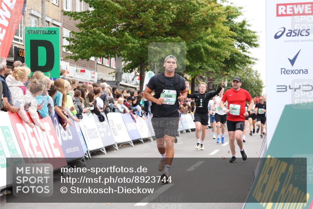 21.09.2025 - PSD Bank Halbmarathon Strokosch-Dieckow http://msf.ph/oto/8923744 21.09.2025 12:03:13 Ziel 2629, 3965, 3986 meine-sportfotos.de