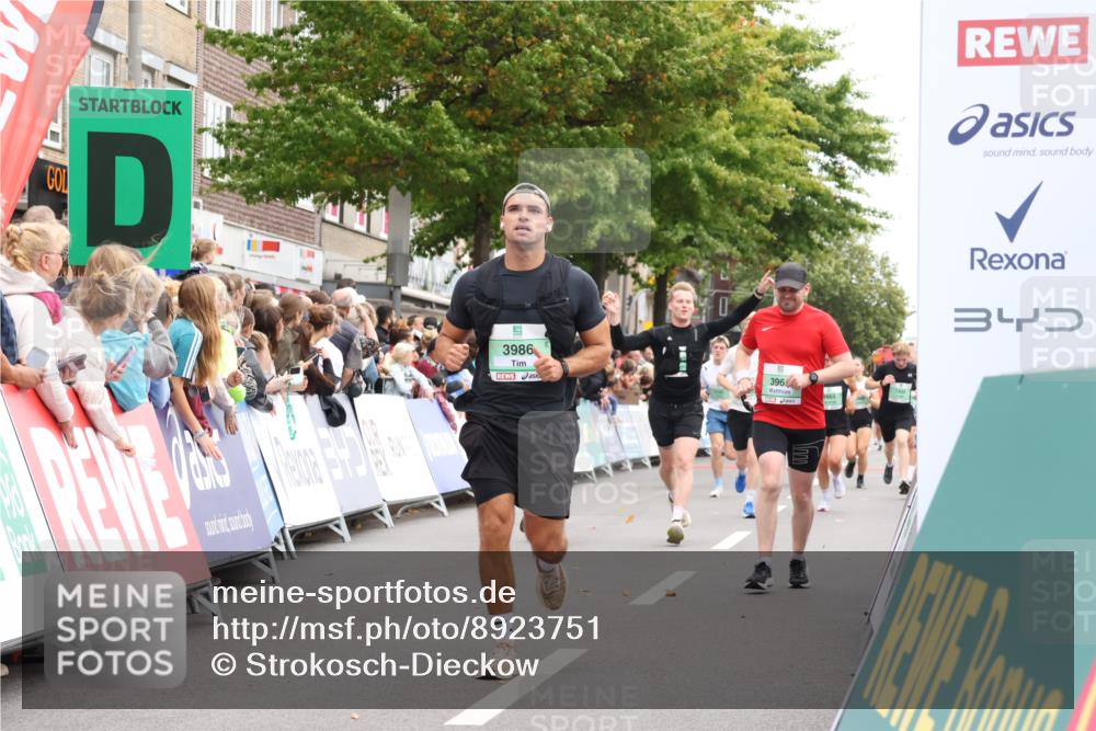 21.09.2025 - PSD Bank Halbmarathon Strokosch-Dieckow http://msf.ph/oto/8923751 21.09.2025 12:03:13 Ziel 2629, 3965, 3986 meine-sportfotos.de
