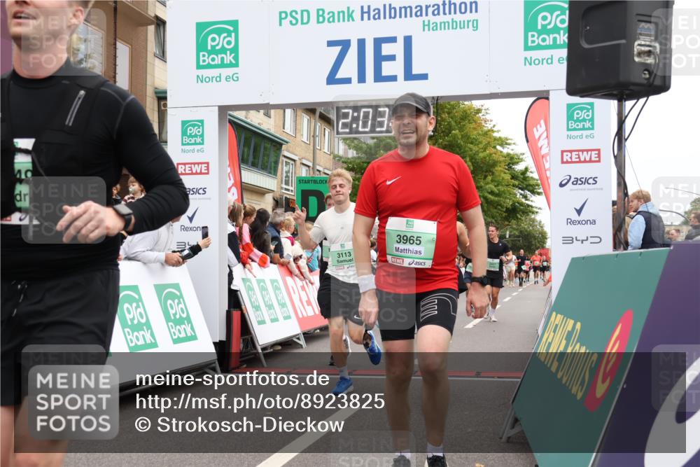 21.09.2025 - PSD Bank Halbmarathon Strokosch-Dieckow http://msf.ph/oto/8923825 21.09.2025 12:03:19 Ziel 1141, 1458, 1664, 2337, 2400, 2457, 2629, 2821, 3113, 3965, 3986 meine-sportfotos.de