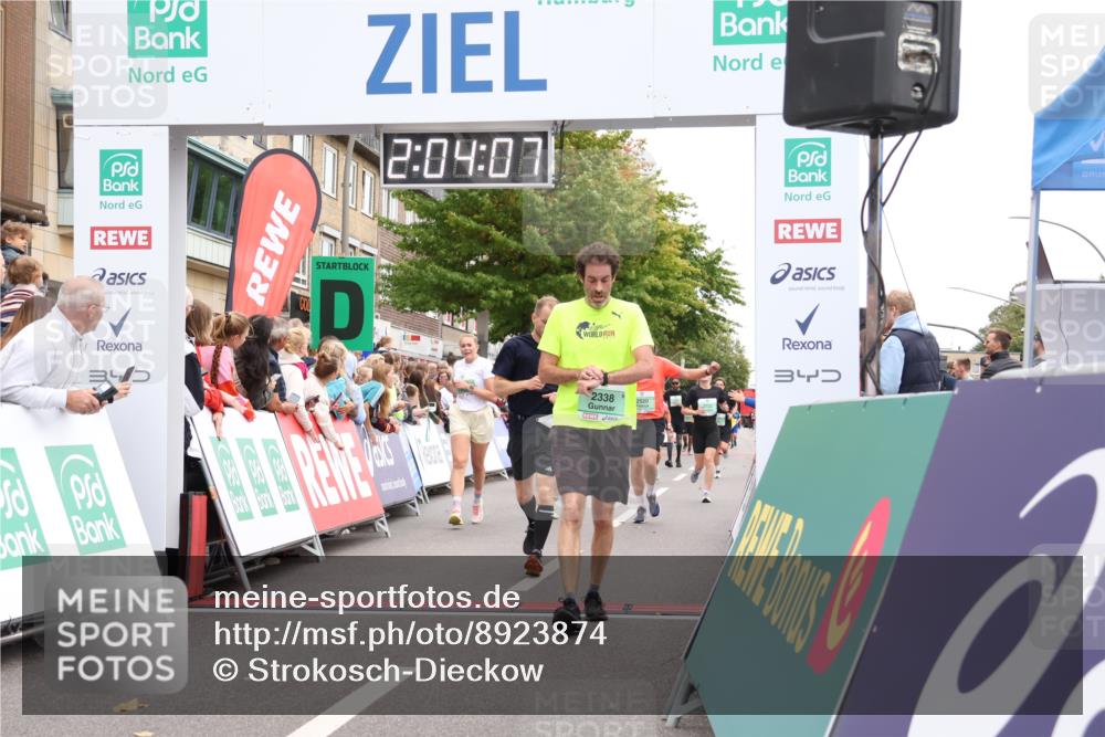 21.09.2025 - PSD Bank Halbmarathon Strokosch-Dieckow http://msf.ph/oto/8923874 21.09.2025 12:03:31 Ziel 2338, 2520, 2565, 2722, 2787, 2798, 3189, 3248 meine-sportfotos.de