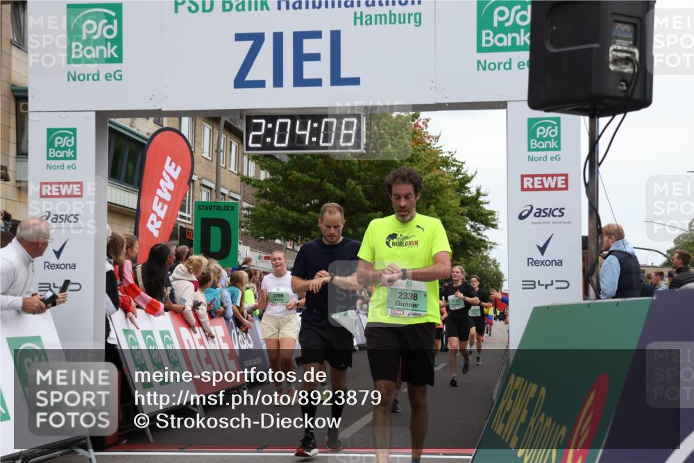 21.09.2025 - PSD Bank Halbmarathon Strokosch-Dieckow http://msf.ph/oto/8923879 21.09.2025 12:03:32 Ziel 2338, 2520, 2565, 2722, 2787, 2798, 2888, 2889, 3189, 3248 meine-sportfotos.de