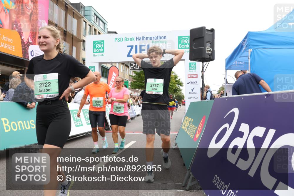 21.09.2025 - PSD Bank Halbmarathon Strokosch-Dieckow http://msf.ph/oto/8923955 21.09.2025 12:03:40 Ziel 1160, 2520, 2565, 2722, 2787, 2798, 2888, 2889, 3184, 3189, 3213 meine-sportfotos.de