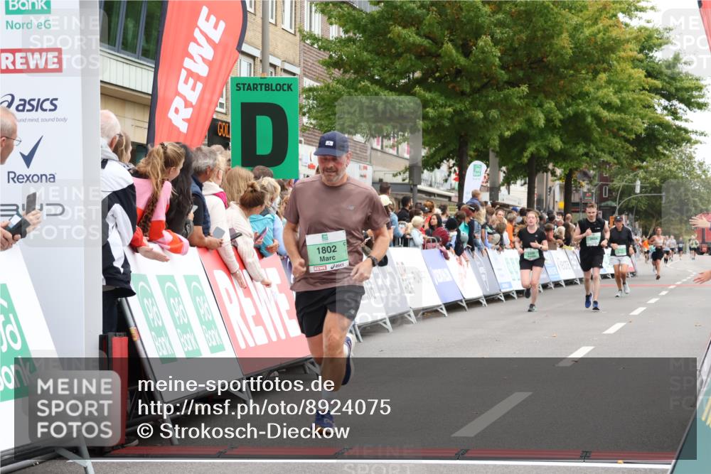 21.09.2025 - PSD Bank Halbmarathon Strokosch-Dieckow http://msf.ph/oto/8924075 21.09.2025 12:03:54 Ziel 1802, 2617, 2776, 2806 meine-sportfotos.de