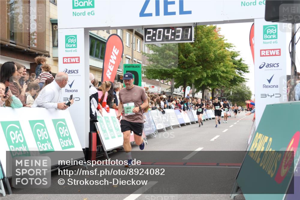 21.09.2025 - PSD Bank Halbmarathon Strokosch-Dieckow http://msf.ph/oto/8924082 21.09.2025 12:03:54 Ziel 1802, 2617, 2776, 2806 meine-sportfotos.de