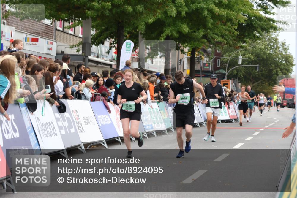 21.09.2025 - PSD Bank Halbmarathon Strokosch-Dieckow http://msf.ph/oto/8924095 21.09.2025 12:03:56 Ziel 1802, 2806, 3326, 3924 meine-sportfotos.de