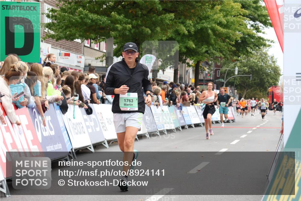 21.09.2025 - PSD Bank Halbmarathon Strokosch-Dieckow http://msf.ph/oto/8924141 21.09.2025 12:04:01 Ziel 1763, 1802, 3326, 3924 meine-sportfotos.de