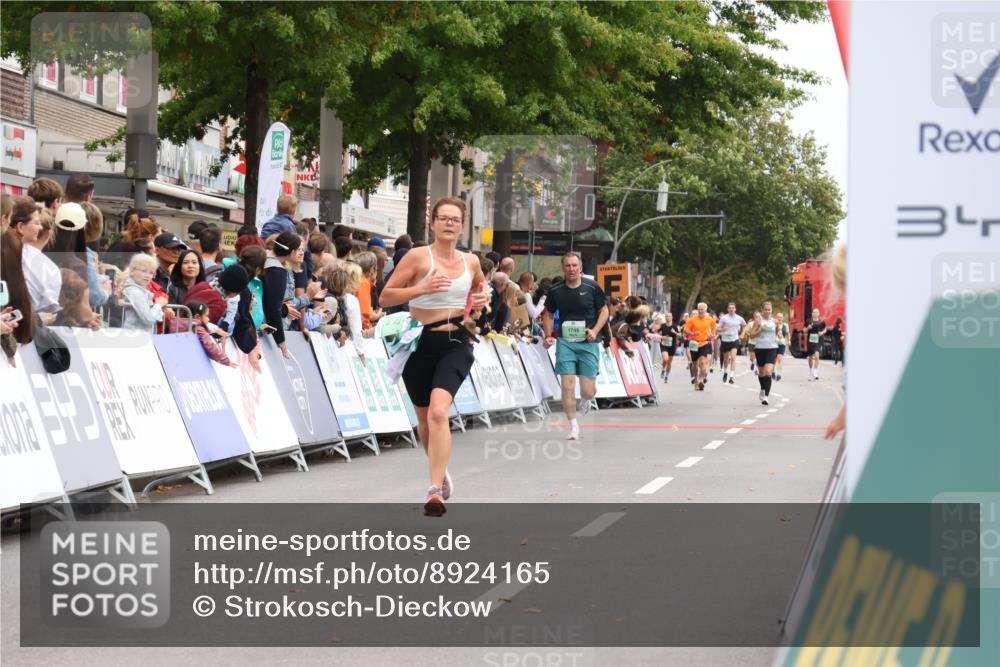 21.09.2025 - PSD Bank Halbmarathon Strokosch-Dieckow http://msf.ph/oto/8924165 21.09.2025 12:04:03 Ziel 1567, 1763, 3326, 3924 meine-sportfotos.de