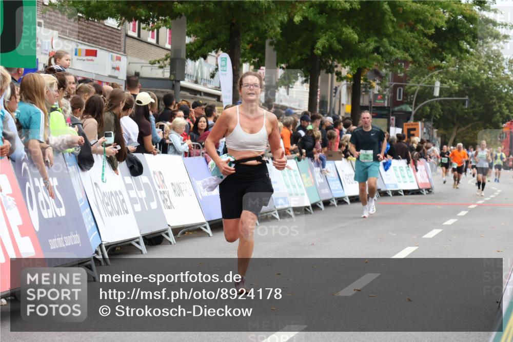 21.09.2025 - PSD Bank Halbmarathon Strokosch-Dieckow http://msf.ph/oto/8924178 21.09.2025 12:04:05 Ziel 1567, 1763, 3326, 3924 meine-sportfotos.de