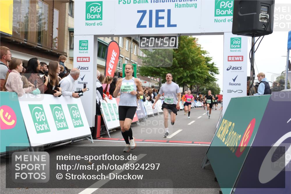 21.09.2025 - PSD Bank Halbmarathon Strokosch-Dieckow http://msf.ph/oto/8924297 21.09.2025 12:04:22 Ziel 1745, 3090, 3162, 3355, 3966 meine-sportfotos.de