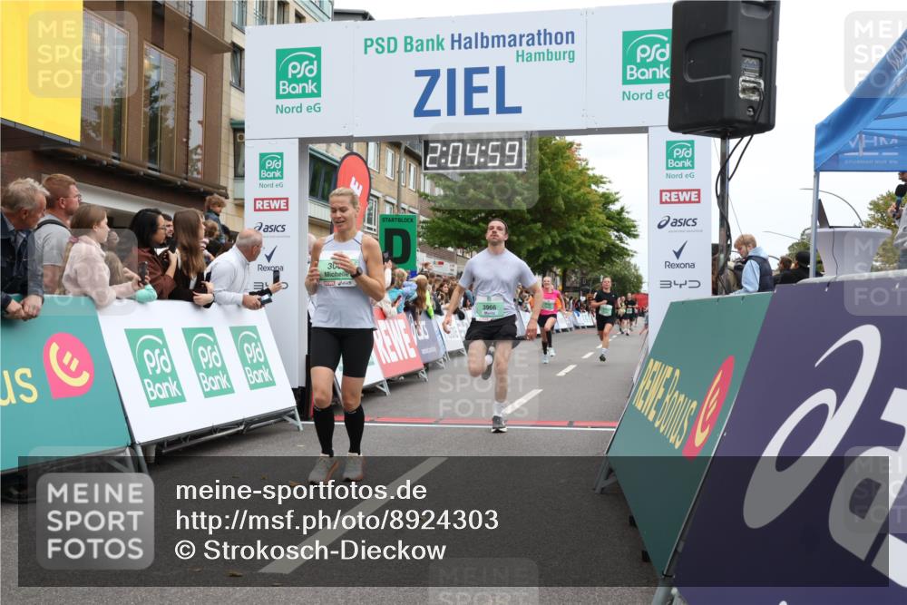 21.09.2025 - PSD Bank Halbmarathon Strokosch-Dieckow http://msf.ph/oto/8924303 21.09.2025 12:04:22 Ziel 1745, 3090, 3162, 3355, 3966 meine-sportfotos.de