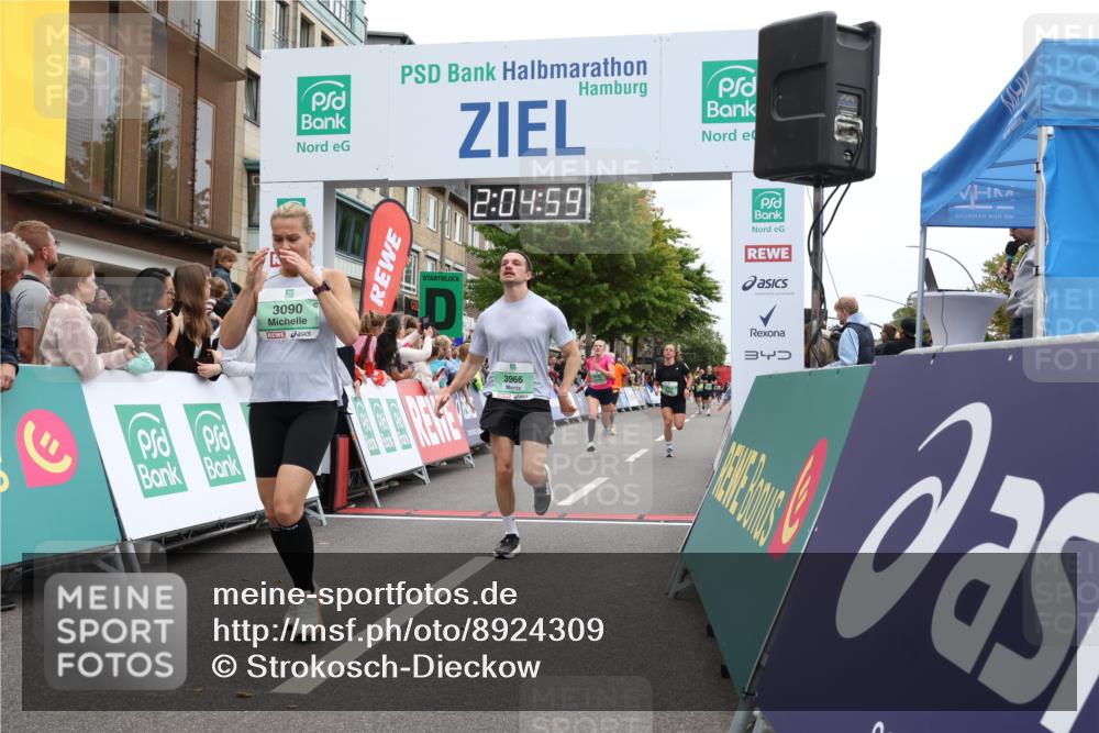 21.09.2025 - PSD Bank Halbmarathon Strokosch-Dieckow http://msf.ph/oto/8924309 21.09.2025 12:04:22 Ziel 1745, 3090, 3162, 3355, 3966 meine-sportfotos.de