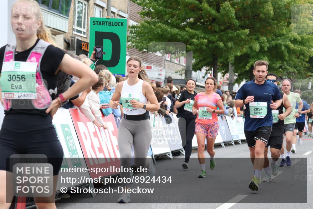 21.09.2025 - PSD Bank Halbmarathon Strokosch-Dieckow http://msf.ph/oto/8924434 21.09.2025 12:04:36 Ziel 1398, 1515, 1853, 2556, 2585, 2854, 3010, 3039, 3056, 3072, 3336, 3607 meine-sportfotos.de