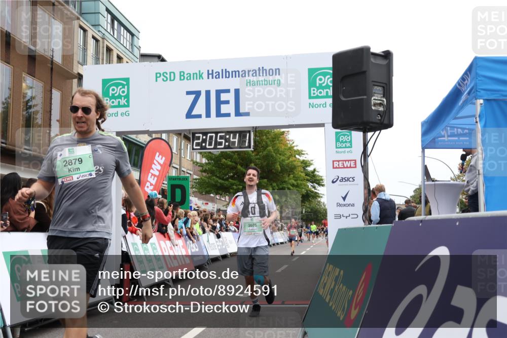 21.09.2025 - PSD Bank Halbmarathon Strokosch-Dieckow http://msf.ph/oto/8924591 21.09.2025 12:05:04 Ziel 2879, 2921, 3116, 3154, 3193, 3358, 3976 meine-sportfotos.de