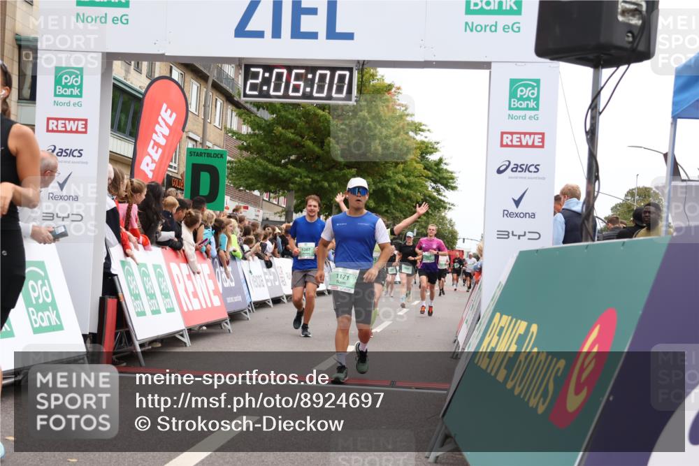 21.09.2025 - PSD Bank Halbmarathon Strokosch-Dieckow http://msf.ph/oto/8924697 21.09.2025 12:05:23 Ziel 1043, 1171, 1253, 1255, 1387, 3267, 3467 meine-sportfotos.de