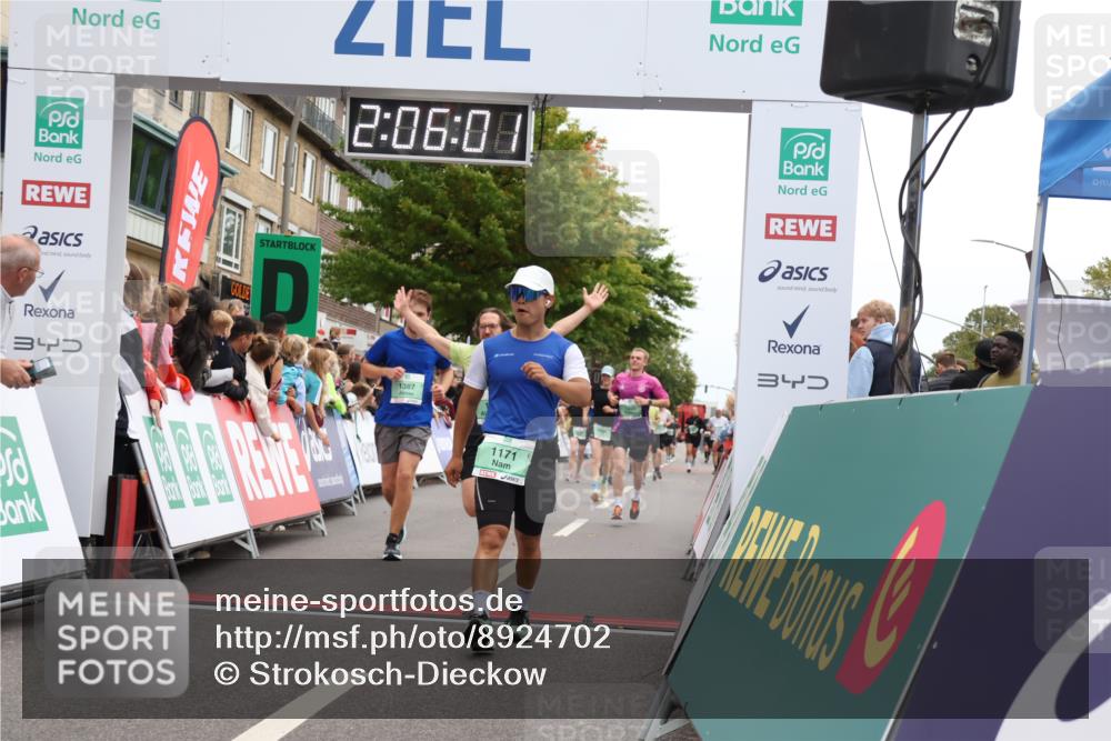 21.09.2025 - PSD Bank Halbmarathon Strokosch-Dieckow http://msf.ph/oto/8924702 21.09.2025 12:05:24 Ziel 1043, 1171, 1253, 1255, 1387, 3267, 3467, 4045 meine-sportfotos.de